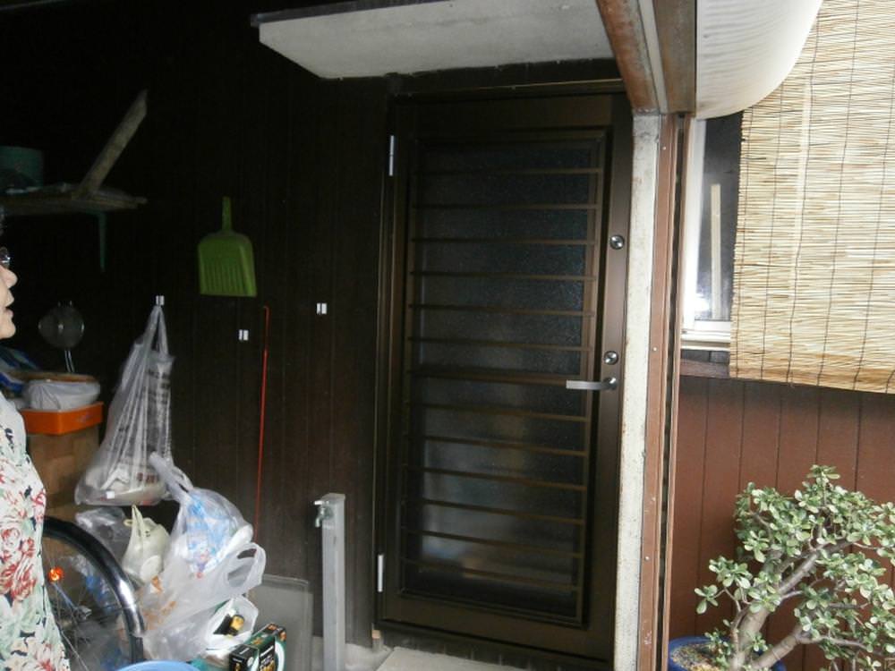 勝手口取り替え工事　M様邸