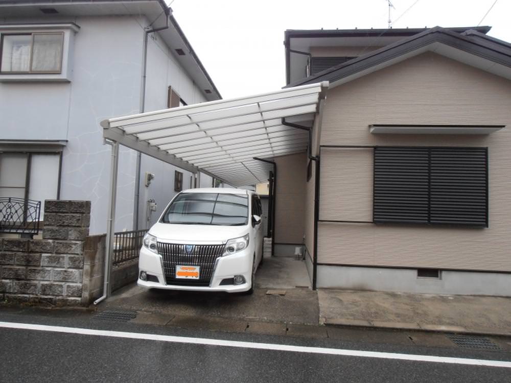 バリエーション豊富な活用方法。テラス屋根ヴェクター　N様邸