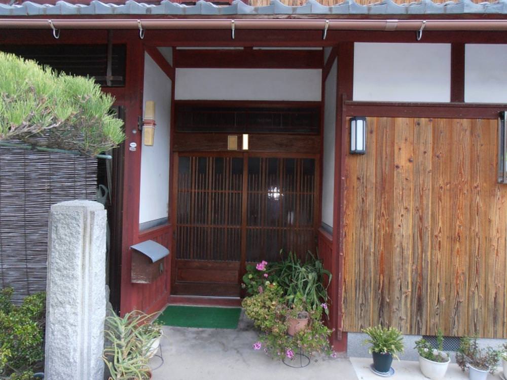 玄関引戸＆雨戸を簡単にリフォーム！　N様邸