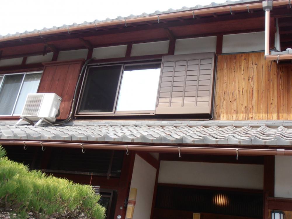 玄関引戸＆雨戸を簡単にリフォーム！　N様邸
