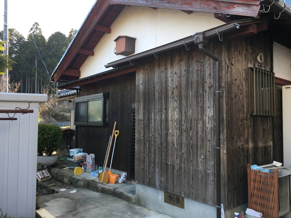 家と家の通路に！
