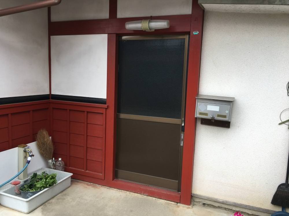 裏口の開閉が困難に