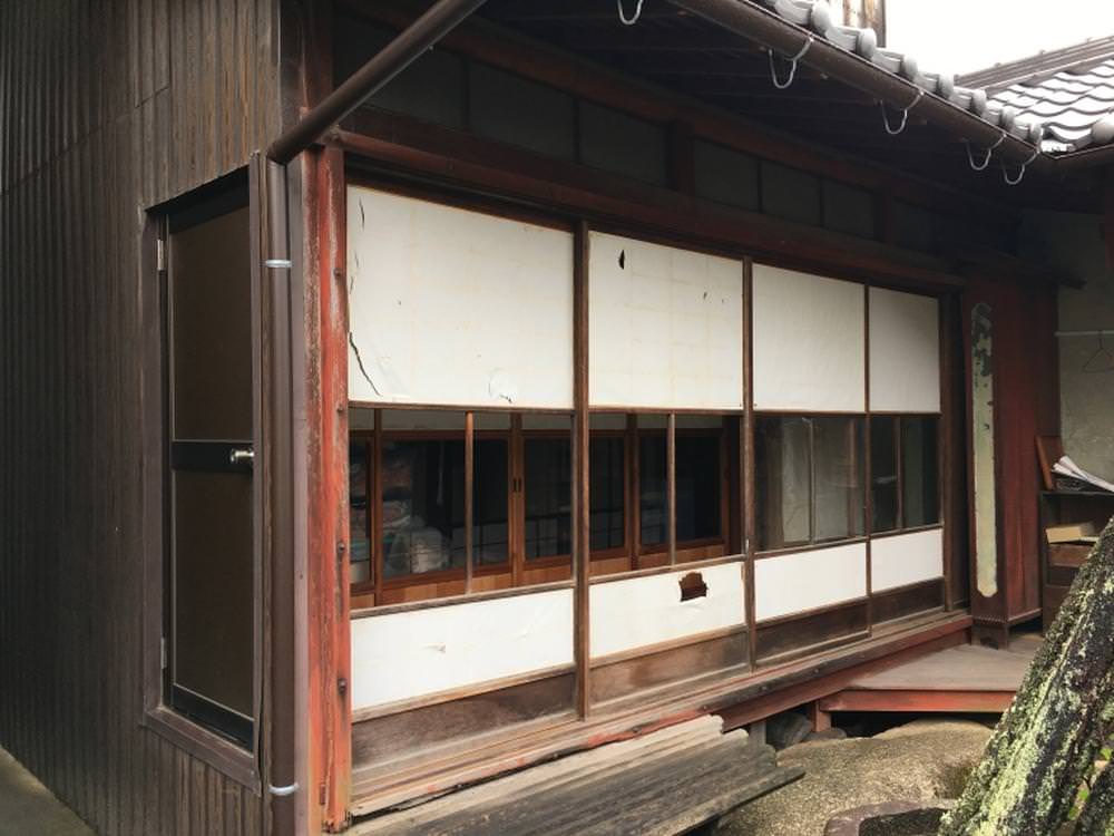 隙間から雨が入ってくる！