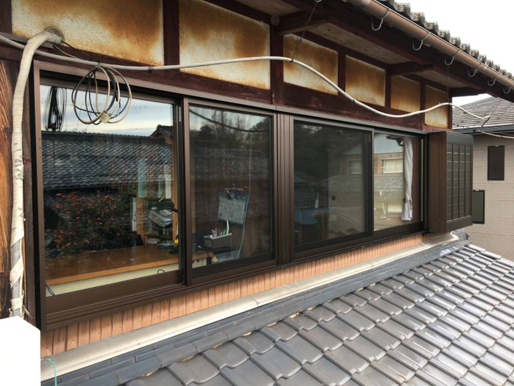 雨戸付きサッシにして隙間から入る雨も解消！