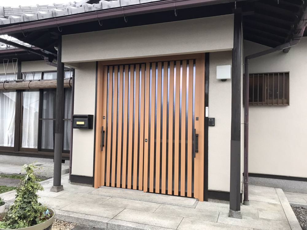 劣化した玄関引戸をカンタン　リフォーム☆