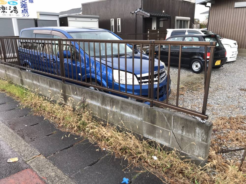 フェンスが破損