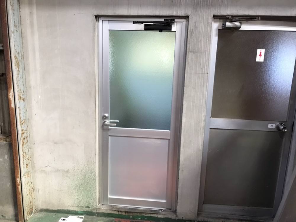 トイレのドア交換！