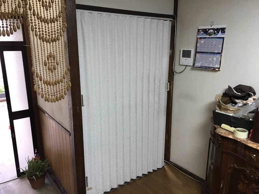 アコーディオンカーテンの取替！