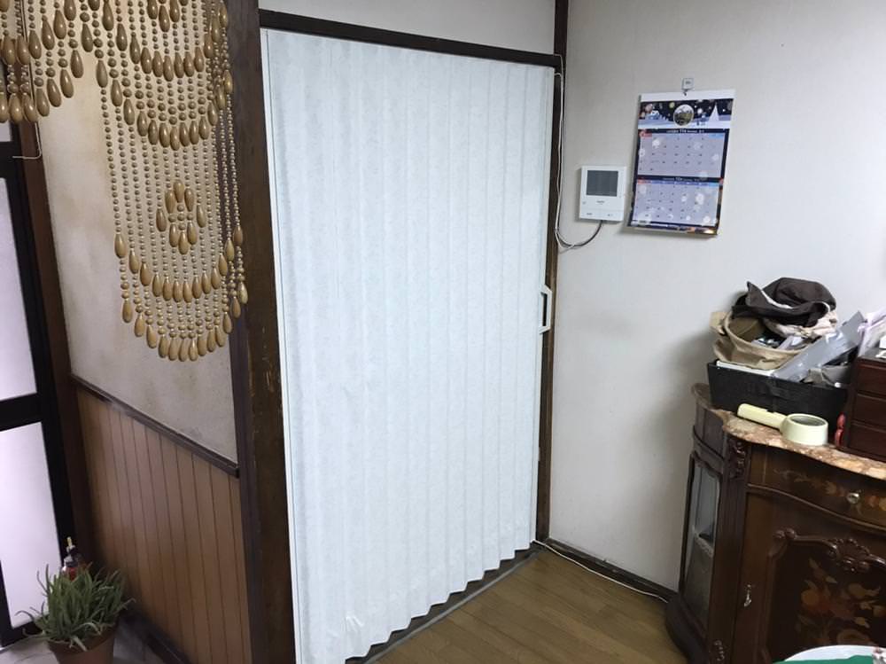 アコーディオンカーテンの取替！
