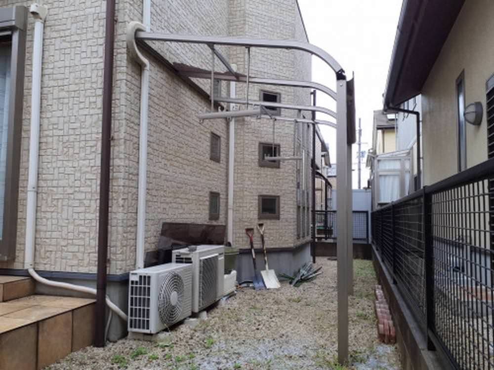 テラス屋根を修理させていただきました