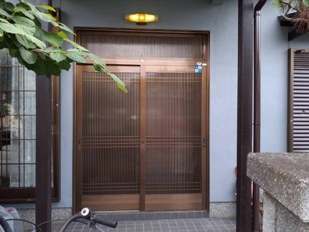 たった1日で玄関リフォームと内窓取付で快適に♪