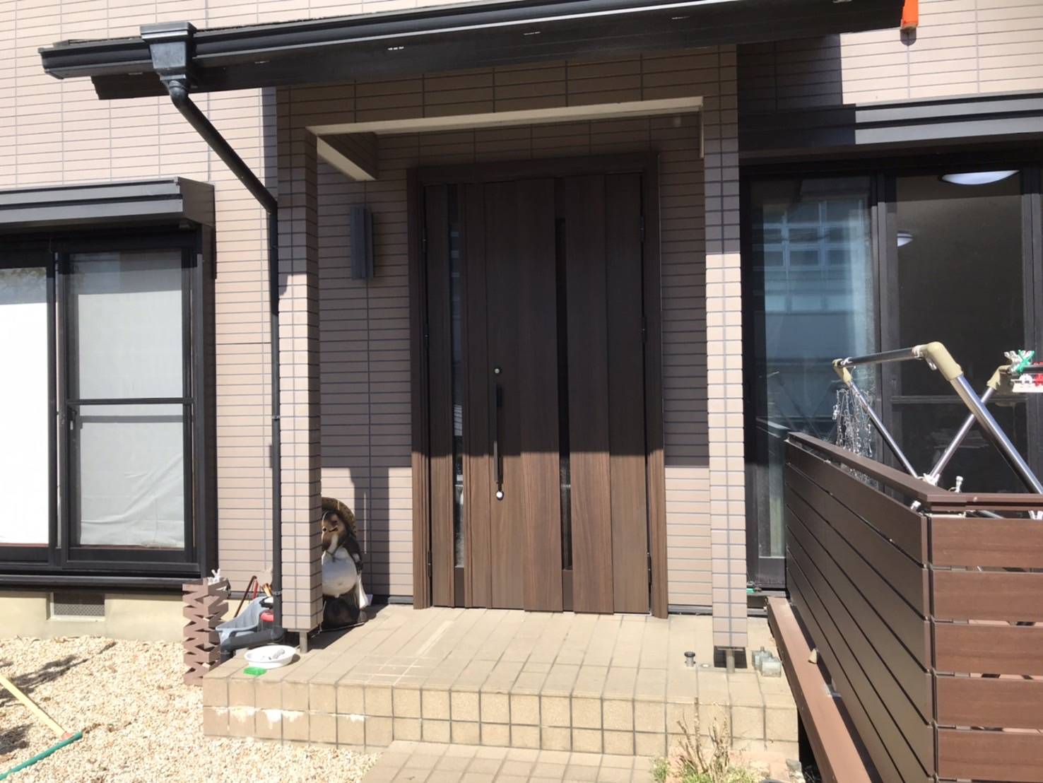 玄関ドアリフォーム工事