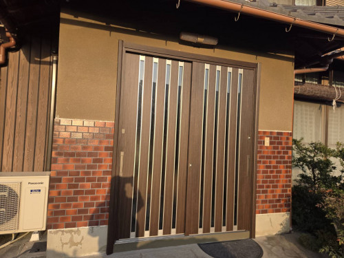 玄関引戸を１日で快適リフォーム！